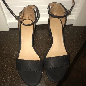 Loft Eyelet Block Heel Sandals Size 7.5